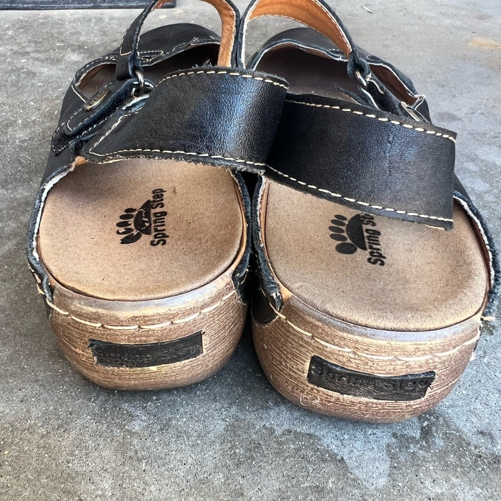Spring Step Women's Black Leather Sandals - Picture 2 of 8